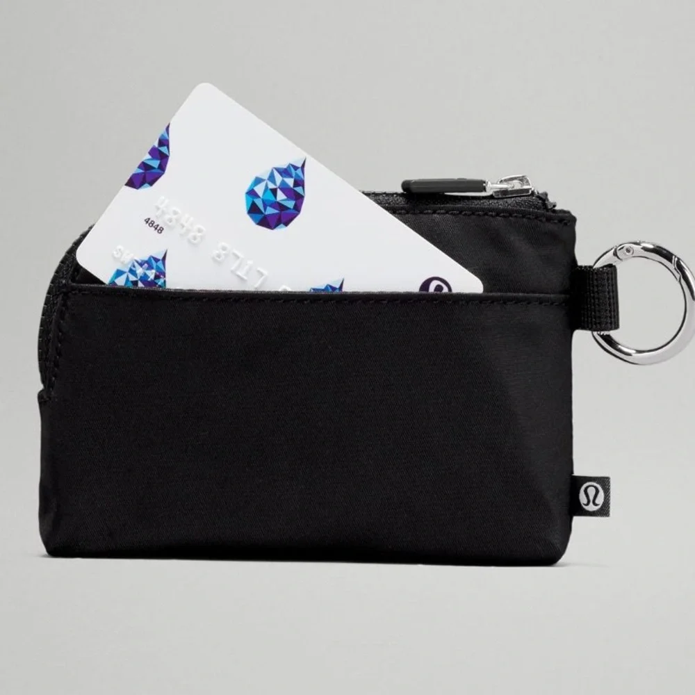 NWT 🍋 Lululemon Black Pouch